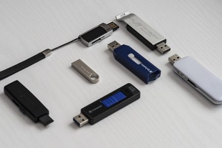 USBメモリ内のフォルダー/ファイルを整理する方法